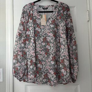 💐 NWT BTFBM V-neck boho floral blouse 💐
